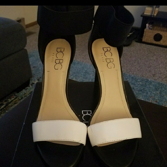 BCBG Sandal - Picture 4 of 5